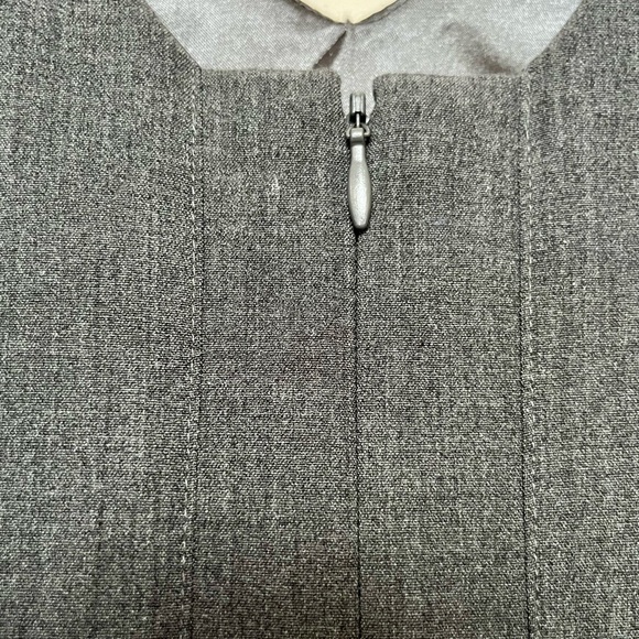 New York and Company NY&C Sleeveless V-neck Grey Lined Back Zipper Dress Size 6 - Picture 3 of 16
